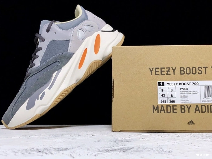 FV9922 700 Boost 'Magnet' v2 Adidas Yeezy 0811